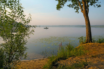The morning begins / ***