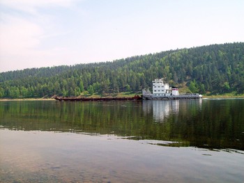 Morning on the Angara River / ***
