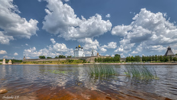 View of the Kremlin / ***