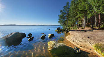 Lake Shore / ***