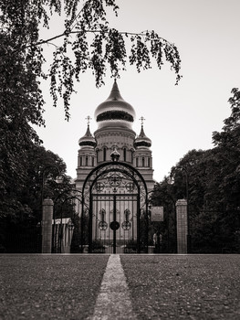 Church / ***