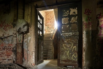 Last Exit / Leave or not?