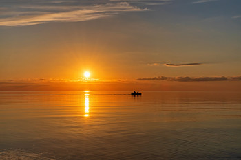 Sonnenuntergang auf dem See / ***