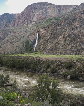 waterfall / ***