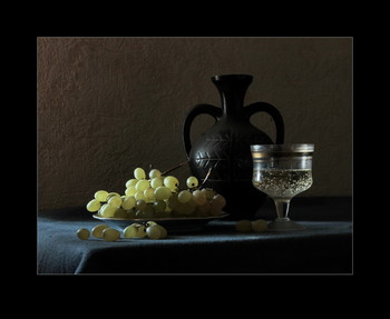 With grapes / ***