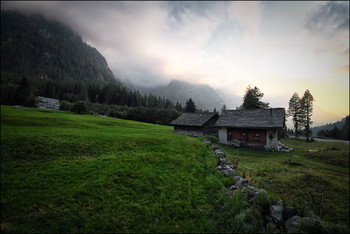 Morgenstimmung / Alphütten