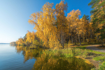 Autumn on the Lake / ***