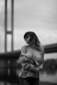 / ***