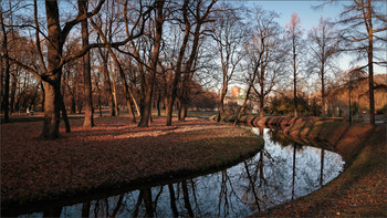 In the fall the park ... / ***