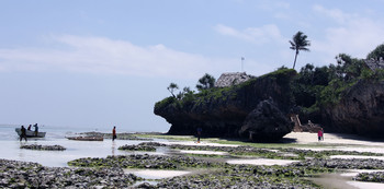Mtende Beach / ***