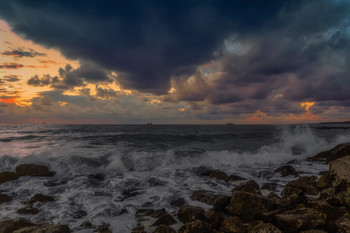 Evening at Sea / ***