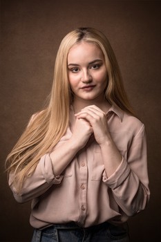  / ***