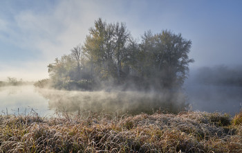 Cool morning. / ***