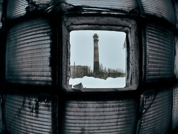 Window / ***