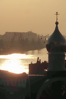 Fog dissipates / ***