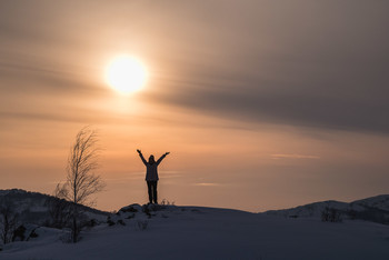 Hymne an die Sonne / ***