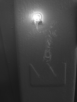 The crown and the dot / A fairy Tale