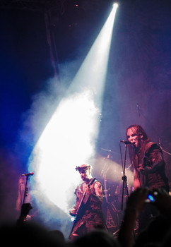 Ein Konzert / https://vk.com/e.vaguro

https://www.instagram.com/vaguro_v_u_v/

https://web.facebook.com/evgeniy.vagouro

https://www.pexels.com/ru-ru/@10472344