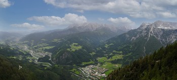 The road in the Alps / ***