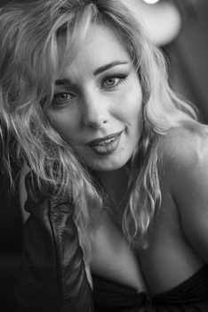 Black and white portrait / ***