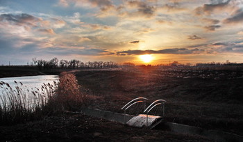 Sunset / ***