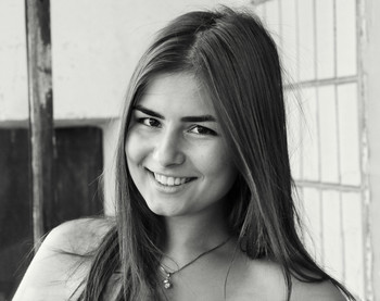 Julia / ***