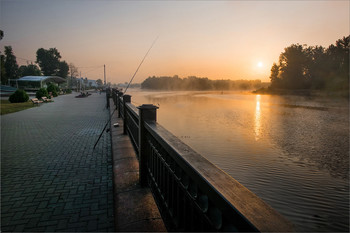 Morning on the waterfront / ***