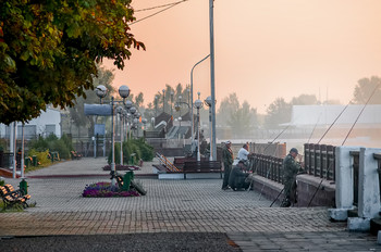 Morning on the waterfront / ***