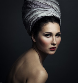 / Md: Ekaterina Velikaya
Make up & hair: Olga Chursina