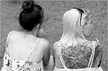 black and white / ***