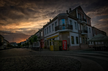 Der Himmel über der Stadt / ***