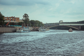 Blick auf die Stadt / ***