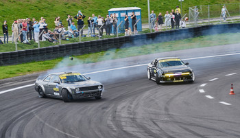 drift / https://vk.com/e.vaguro

https://www.instagram.com/vaguro_v_u_v/

https://web.facebook.com/evgeniy.vagouro

https://www.pexels.com/ru-ru/@10472344