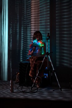 How androids had grown so accustomed to digital arts? / ***