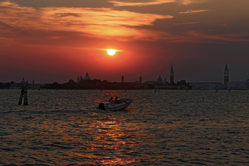The course of the sunset / ***