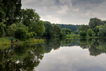 On the pond / ***