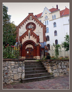 Catholic church / [img]https://i.imgur.com/IuT03iX.jpg[/img]
 [img]https://i.imgur.com/6zuCN8E.jpg[/img]