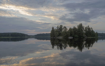 Islet / ***