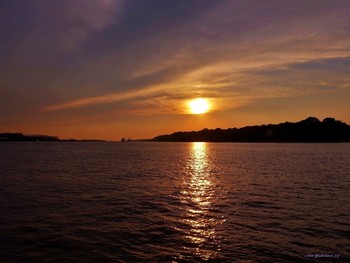 Sunset on the Elbe / ***