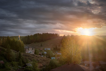 Sonnenuntergang nach dem Sturm / ***