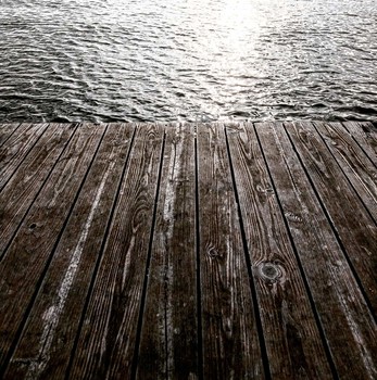 Outward To The Abys / Water pier etc. F/16 400 iso 1/400 sec exposure. 50 mm canon 5dmk2.