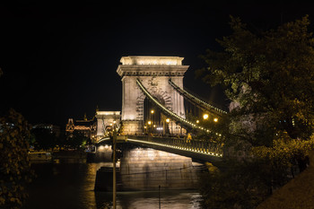 Chain-bridge / ***