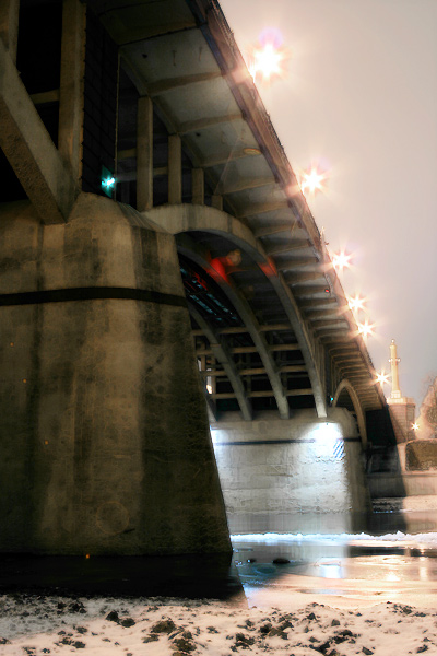 На ночном берегу Западной Двины