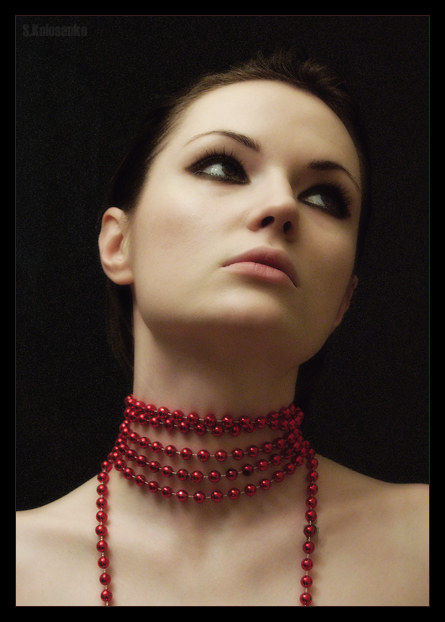 ... в красных