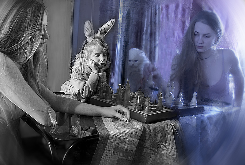 Сыграть с Зазеркальем...