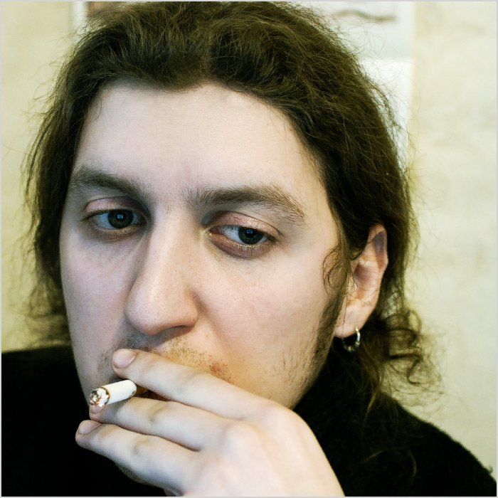 Перед экраном