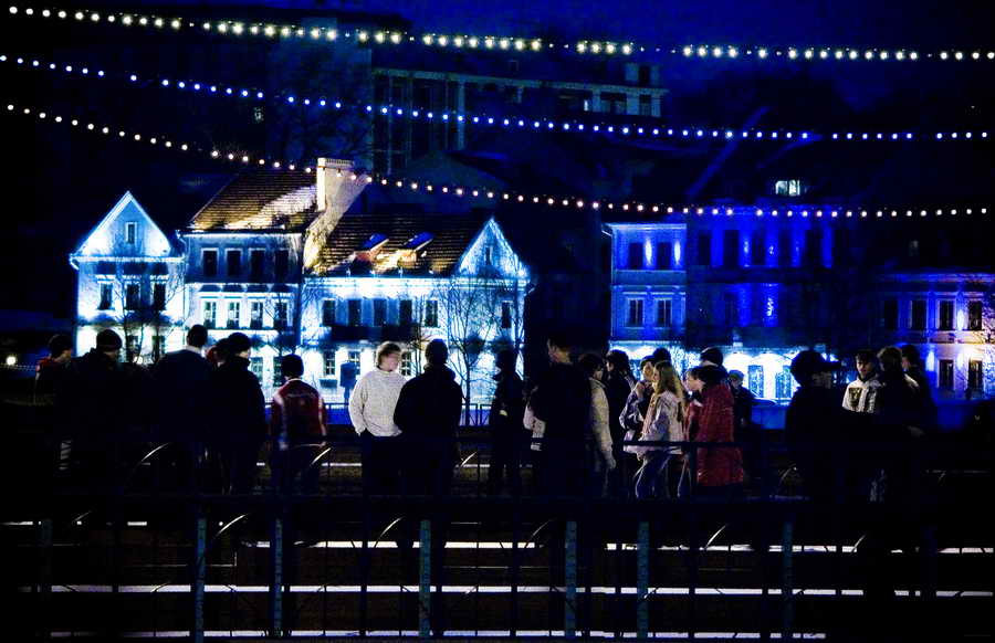 каток ночью