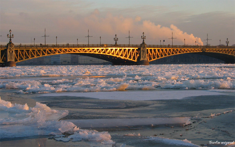 ...весь покрытый золотом...