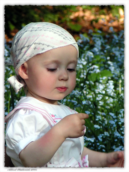 Дама с цветочком