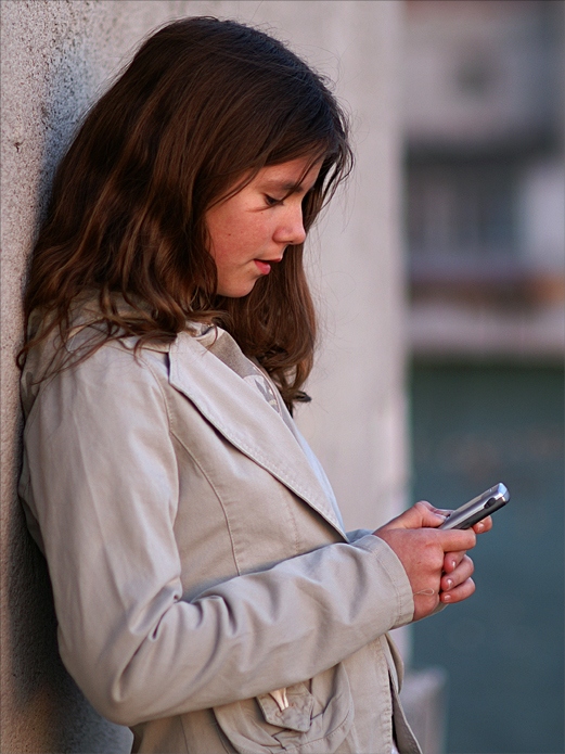 их жизнь - сплошное SMS